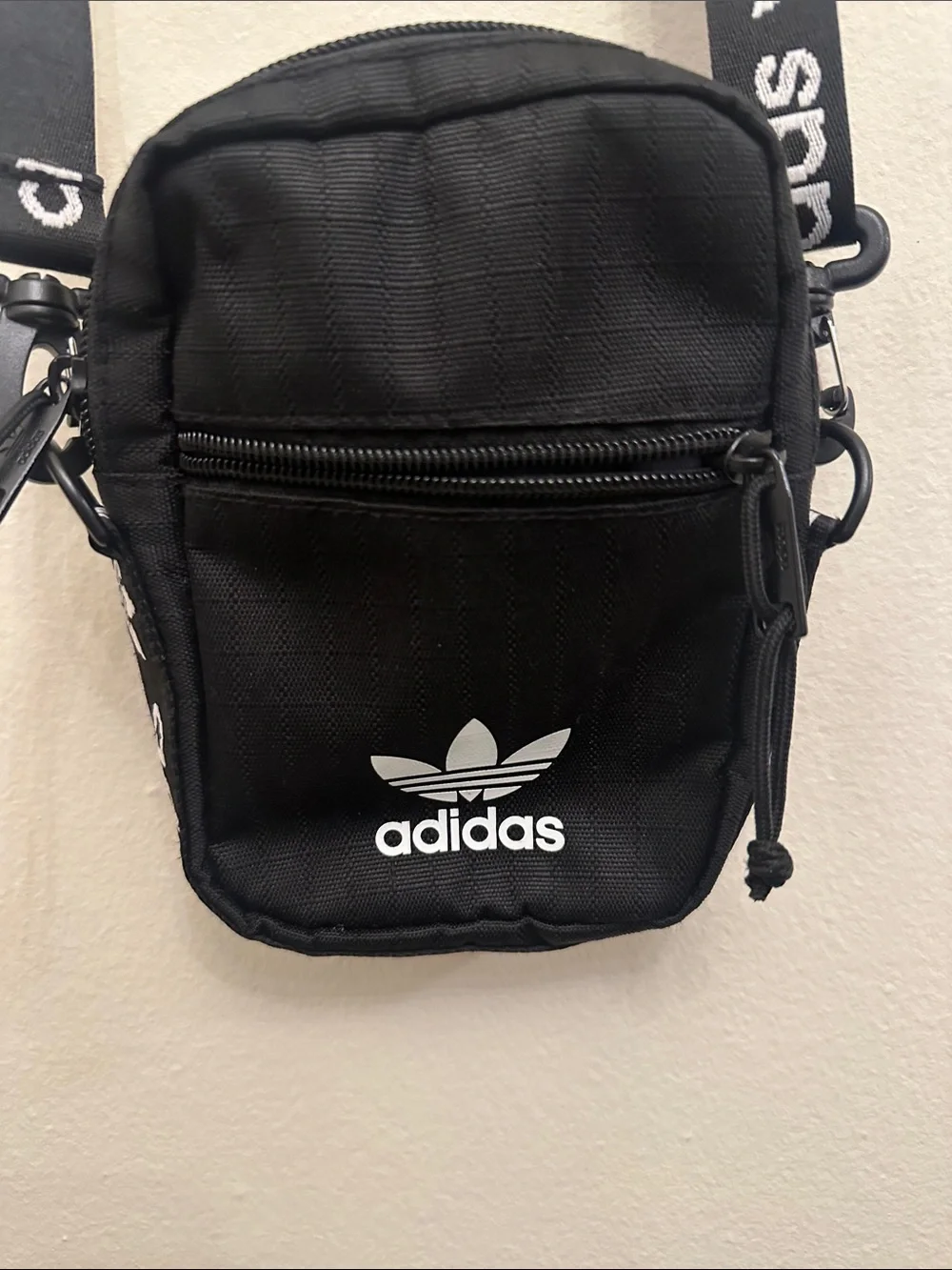 adidas compact crossbody